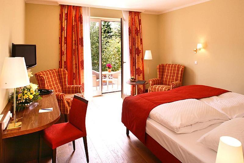 Отель Ringhotel Warnemuender Hof