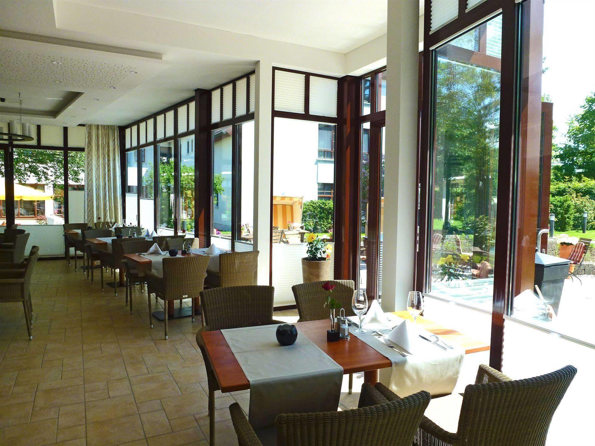 Ringhotel Warnemuender Hof 4*