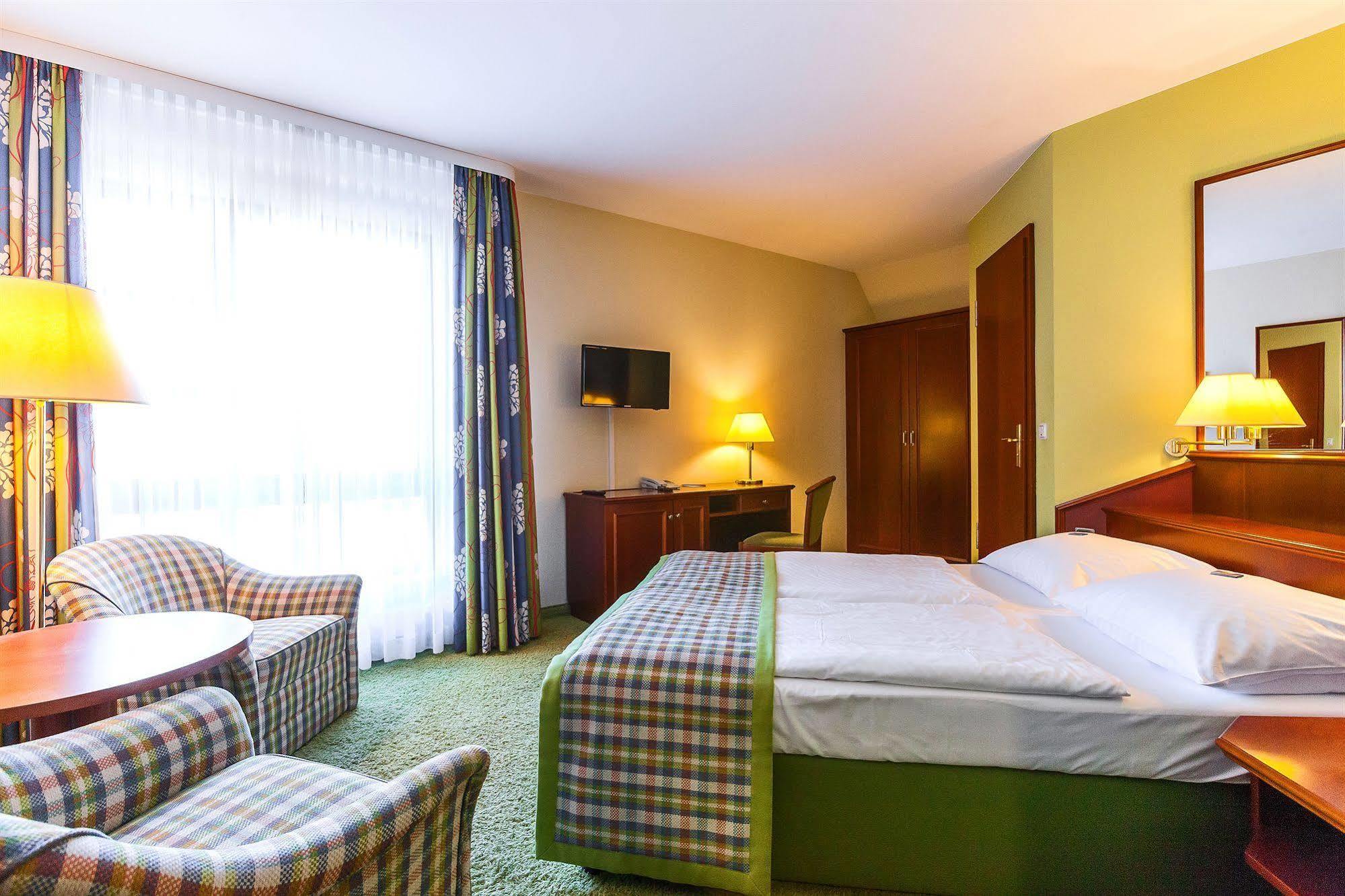 Hotel Ringhotel Warnemuender Hof 4*